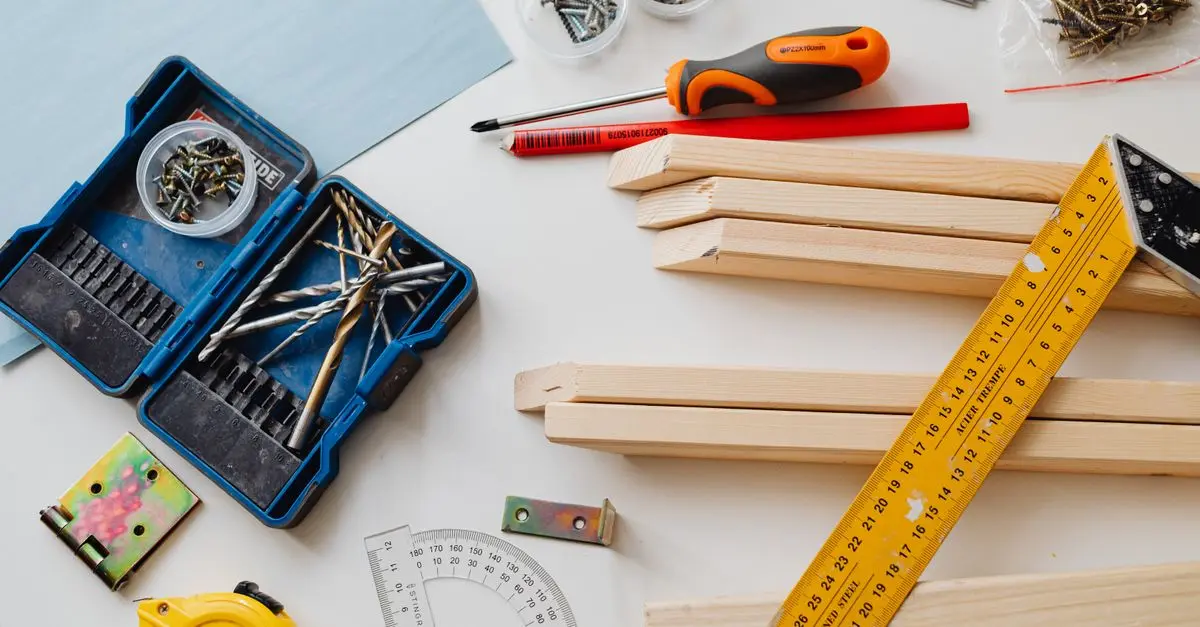 10 outils indispensables pour le bricolage maison